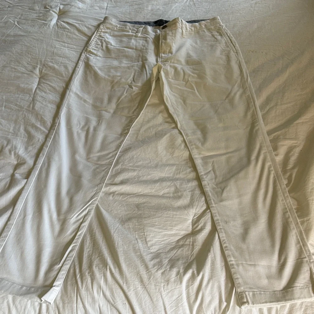 14th & Union Men's Cream Chinos - Picture 2 of 7